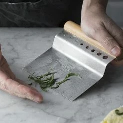 New ✨ Mason Cash | Innovative Kitchen Bench Scraper & Herb Stripper 🧨 -Mason Cash Shop bench4