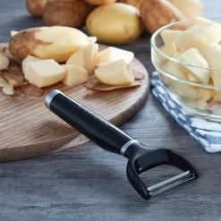 Flash Sale ⌛ KitchenAid Non-Electrics KitchenAid Classic Y Peeler | Black 😍 -Mason Cash Shop classicy4